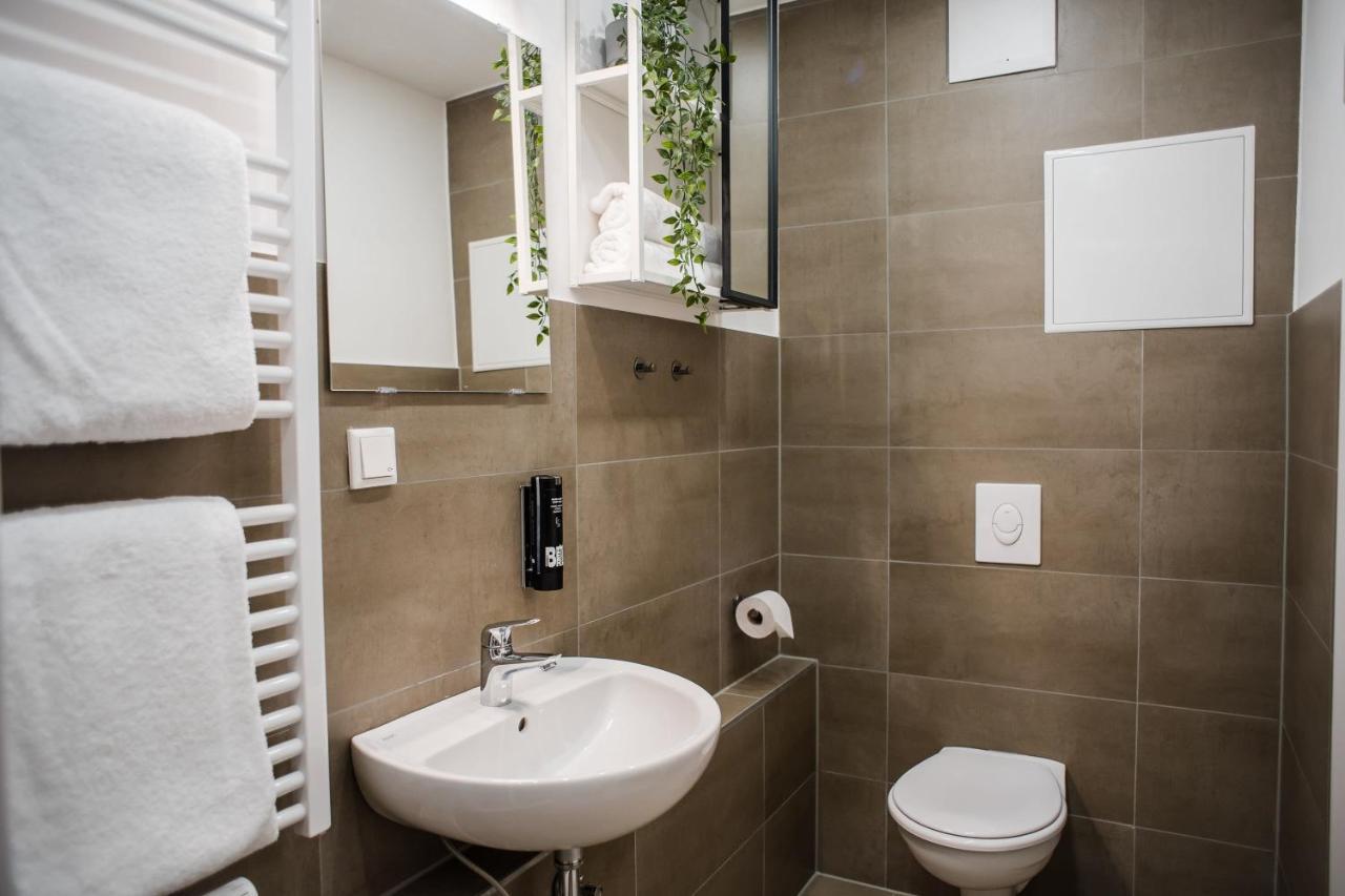 Fantastic 2 Bedroom Apartment Berlin Bagian luar foto