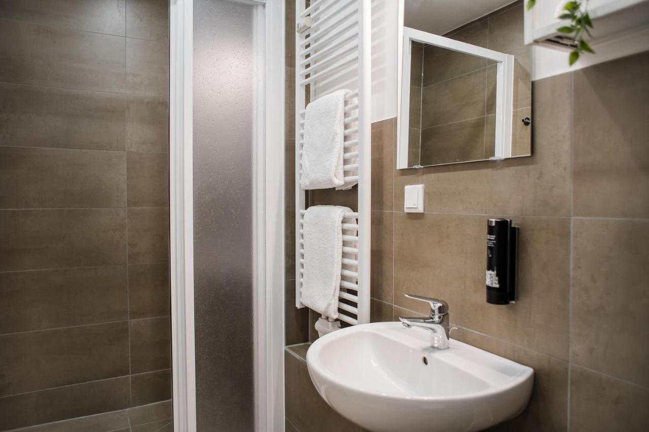 Fantastic 2 Bedroom Apartment Berlin Bagian luar foto